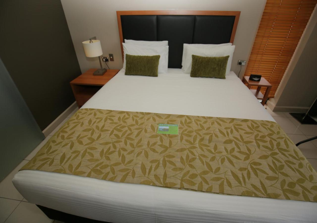 Ela Beach Hotel Порт-Морсби Экстерьер фото